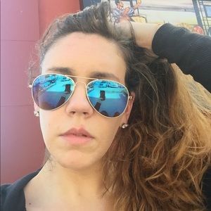 Meet your Posher, Arielle